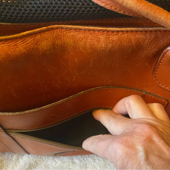 Genuine Leather Pet Carrier Purse (small/15lbs) - Picture 8 of 14